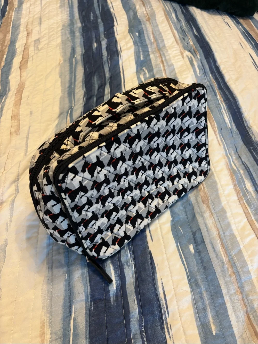 Vera Bradley Black Travel Makeup Brush Organizer with Patterned Zip Panel